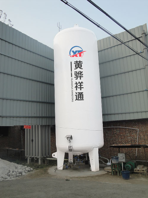 LN2立式低溫儲罐(真空粉末絕熱)1